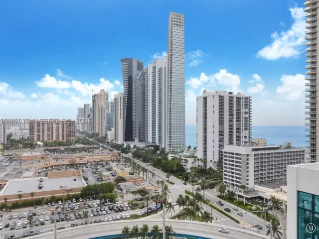 3-bedroom condo for rent in Sunny Isles Beach - 150 Sunny Isles Blvd 1-1801 - MondialRealty