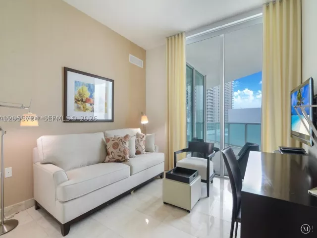3-bedroom condo for rent in Sunny Isles Beach - 150 Sunny Isles Blvd 1-1801 - MondialRealty