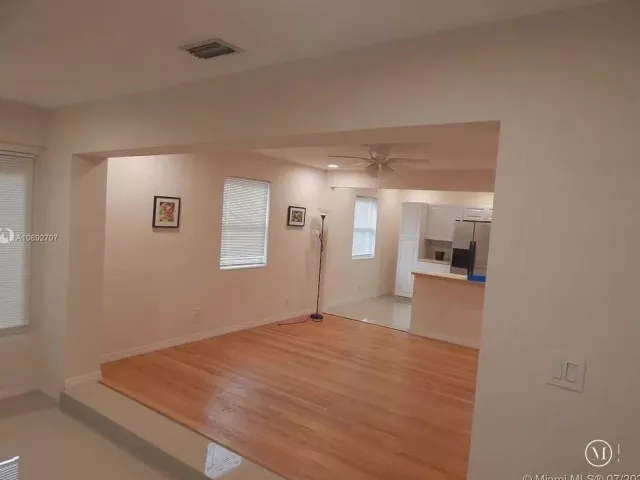 3-bedroom home for rent in Hollywood - 1111 N 25TH Avenue - MondialRealty
