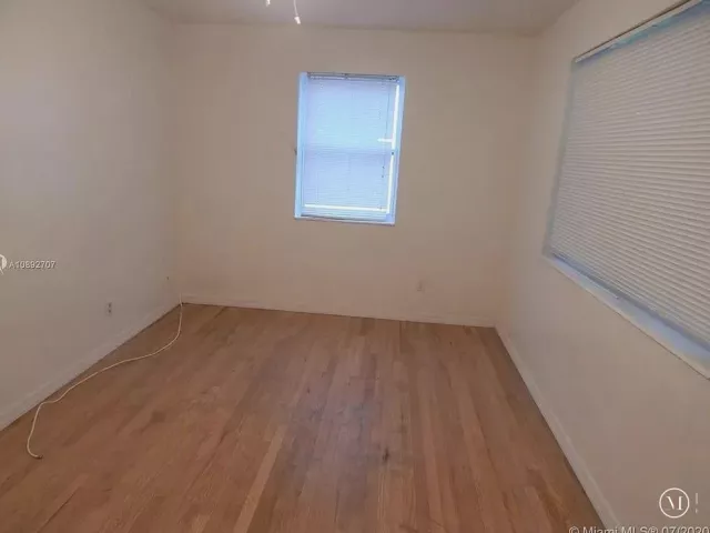3-bedroom home for rent in Hollywood - 1111 N 25TH Avenue - MondialRealty
