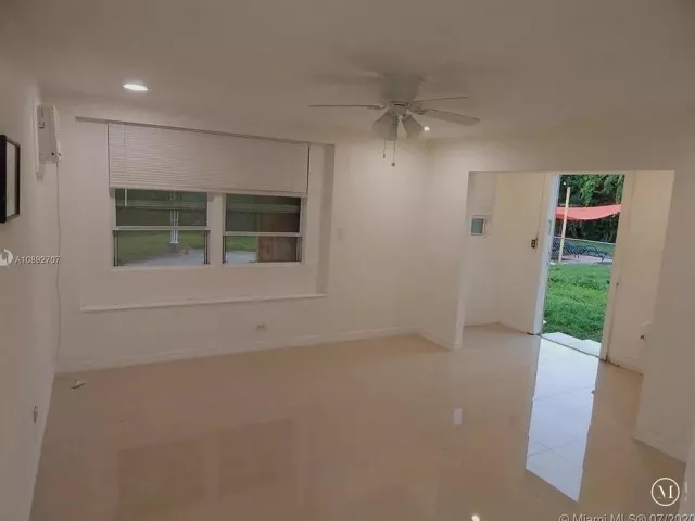 3-bedroom home for rent in Hollywood - 1111 N 25TH Avenue - MondialRealty