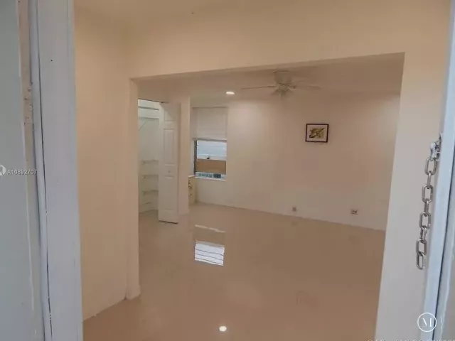 3-bedroom home for rent in Hollywood - 1111 N 25TH Avenue - MondialRealty
