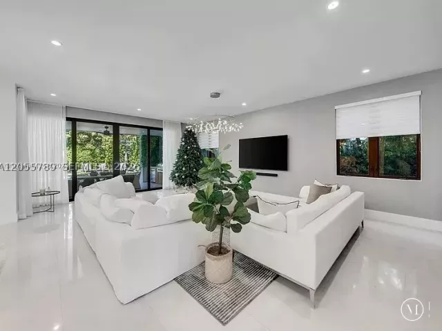 4-bedroom home for sale in Miami -  - MondialRealty