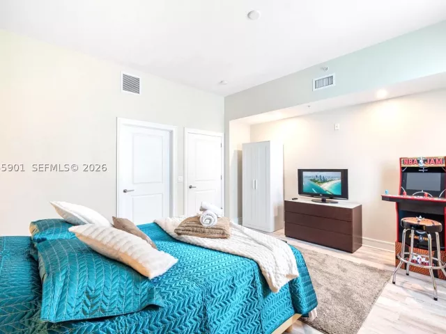 3-bedroom home for rent in Doral - 5300 NW 87th Ave 612 - MondialRealty