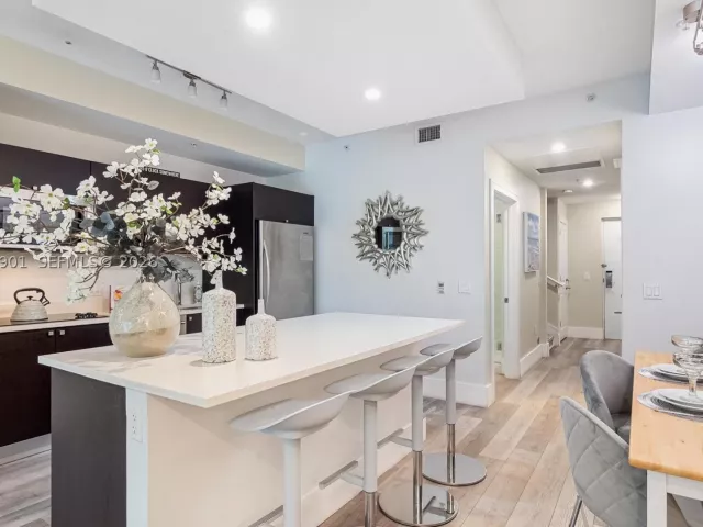 3-bedroom home for rent in Doral - 5300 NW 87th Ave 612 - MondialRealty