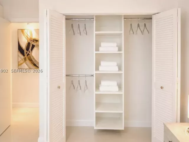 2-bedroom condo for rent in Hallandale Beach - 2030 S Ocean Dr 506 - MondialRealty