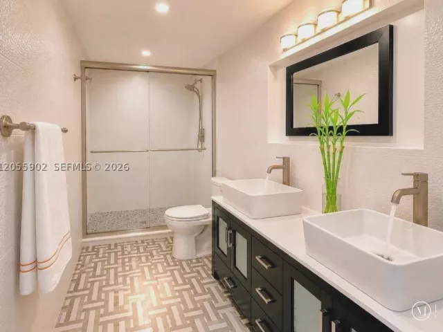 2-bedroom condo for rent in Hallandale Beach - 2030 S Ocean Dr 506 - MondialRealty