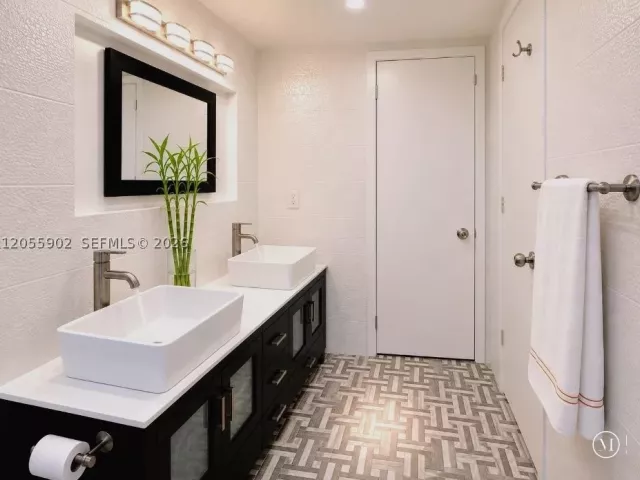 2-bedroom condo for rent in Hallandale Beach - 2030 S Ocean Dr 506 - MondialRealty