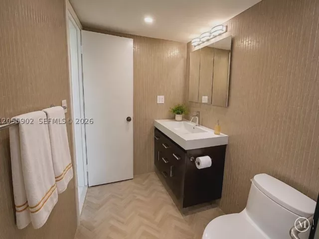 2-bedroom condo for rent in Hallandale Beach - 2030 S Ocean Dr 506 - MondialRealty