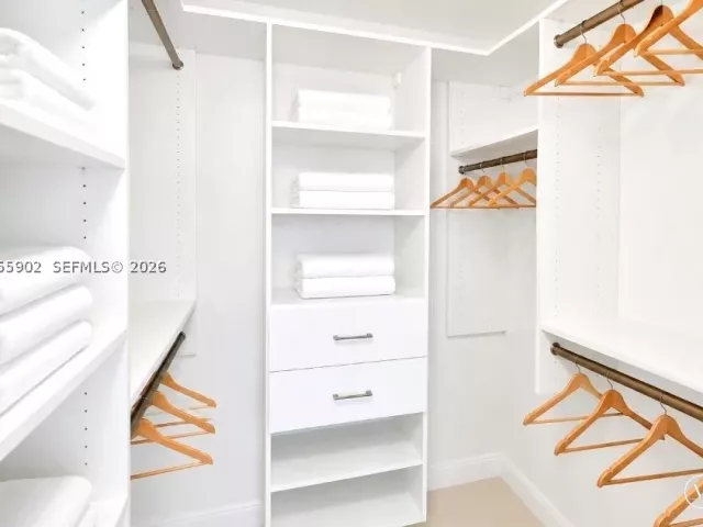 2-bedroom condo for rent in Hallandale Beach - 2030 S Ocean Dr 506 - MondialRealty