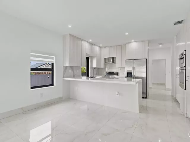 5-bedroom home for sale in Miami - 2239 SW 10TH Street - MondialRealty