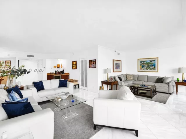 2-bedroom condo for sale in Aventura - 3000 Island Blvd 505 - MondialRealty