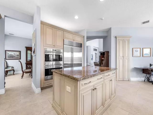 5-bedroom home for sale in Delray Beach - 16884 Strasbourg Lane - MondialRealty
