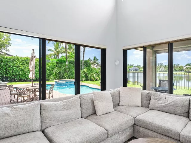 5-bedroom home for sale in Delray Beach - 16884 Strasbourg Lane - MondialRealty