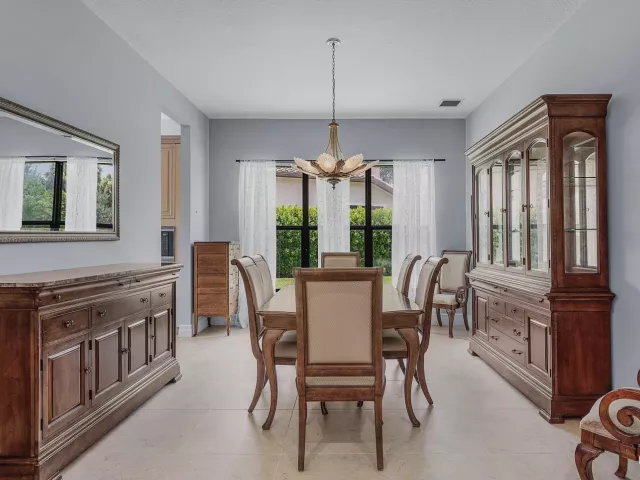 5-bedroom home for sale in Delray Beach - 16884 Strasbourg Lane - MondialRealty