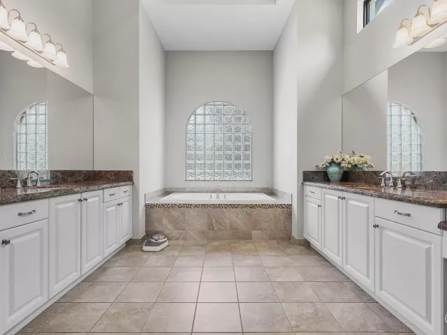 5-bedroom home for sale in Delray Beach - 16884 Strasbourg Lane - MondialRealty