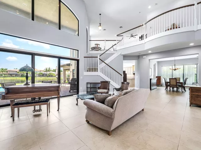 5-bedroom home for sale in Delray Beach - 16884 Strasbourg Lane - MondialRealty