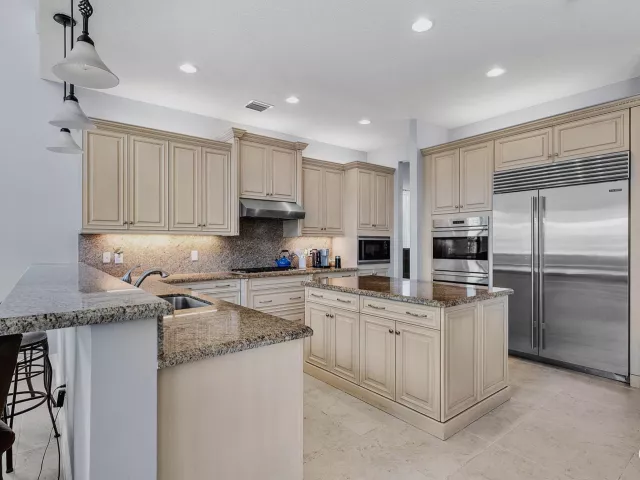 5-bedroom home for sale in Delray Beach - 16884 Strasbourg Lane - MondialRealty