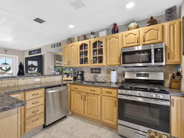 3-bedroom home for sale in West Palm Beach - 240 GREGORY Road - MondialRealty