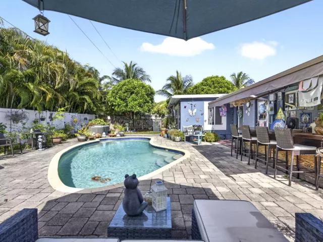 3-bedroom home for sale in West Palm Beach - 240 GREGORY Road - MondialRealty