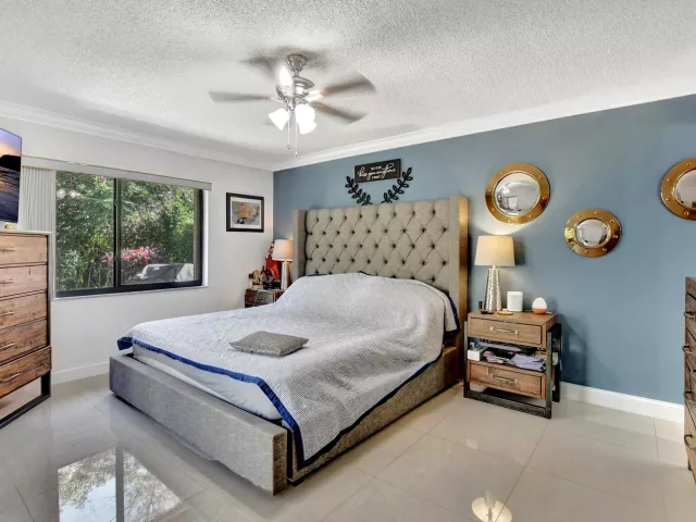 3-bedroom home for sale in Boca Raton - 20936 Concord Green Drive E - MondialRealty