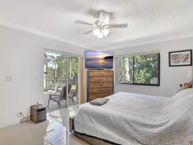 3-bedroom home for sale in Boca Raton - 20936 Concord Green Drive E - MondialRealty