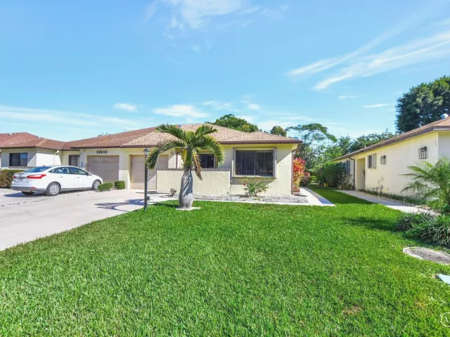 3-bedroom home for sale in Boca Raton - 20936 Concord Green Drive E - MondialRealty