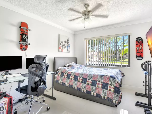 3-bedroom home for sale in Boca Raton - 20936 Concord Green Drive E - MondialRealty