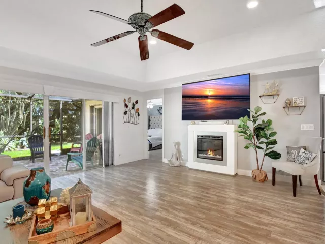 3-bedroom home for sale in Boca Raton - 20936 Concord Green Drive E - MondialRealty