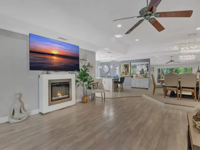 3-bedroom home for sale in Boca Raton - 20936 Concord Green Drive E - MondialRealty