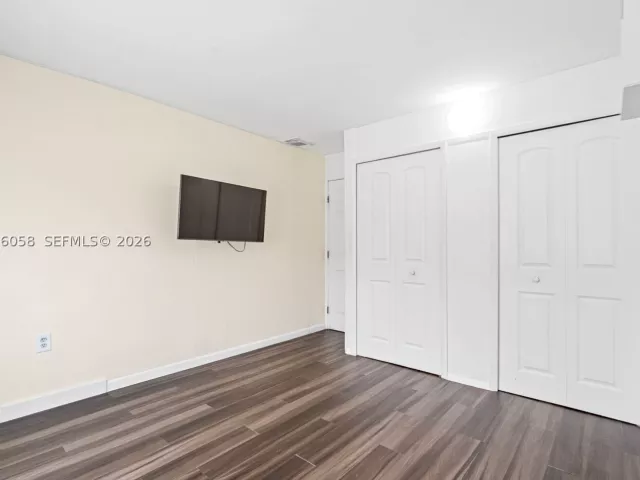 4-bedroom home for rent in Miami - 13990 SW 160th Ter - MondialRealty