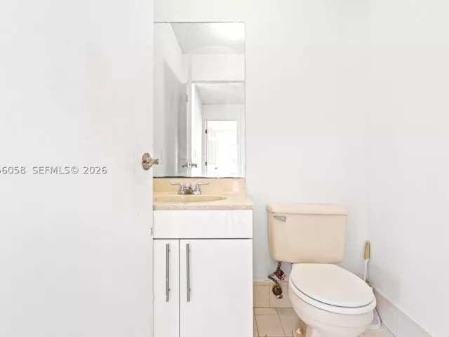 4-bedroom home for rent in Miami - 13990 SW 160th Ter - MondialRealty