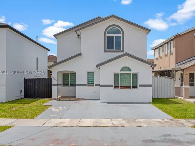 4-bedroom home for rent in Miami - 13990 SW 160th Ter - MondialRealty