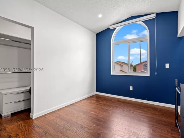 4-bedroom home for rent in Miami - 13990 SW 160th Ter - MondialRealty