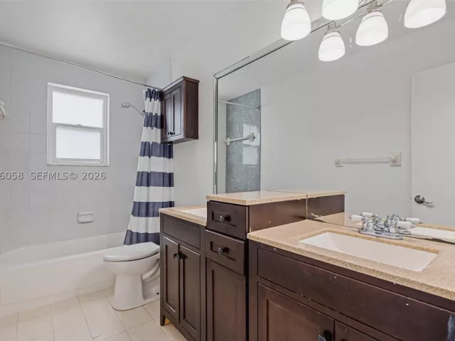 4-bedroom home for rent in Miami - 13990 SW 160th Ter - MondialRealty