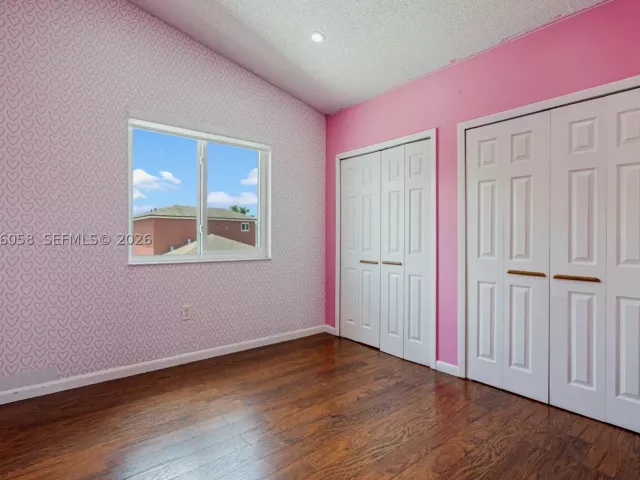 4-bedroom home for rent in Miami - 13990 SW 160th Ter - MondialRealty