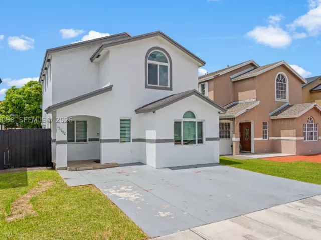 4-bedroom home for rent in Miami - 13990 SW 160th Ter - MondialRealty