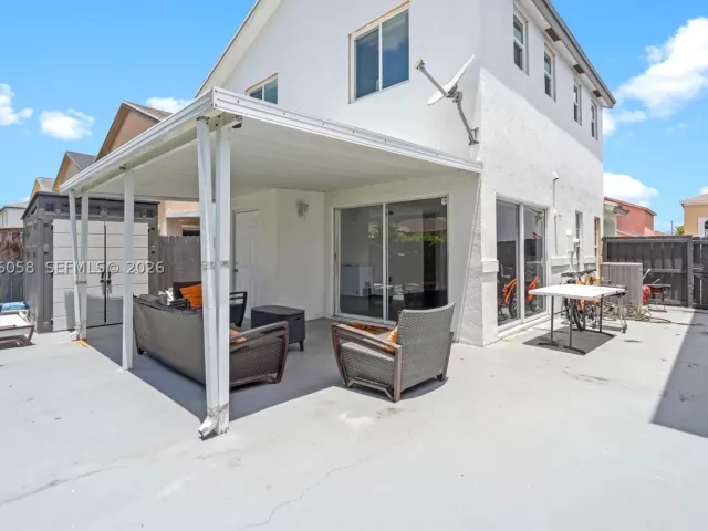 4-bedroom home for rent in Miami - 13990 SW 160th Ter - MondialRealty