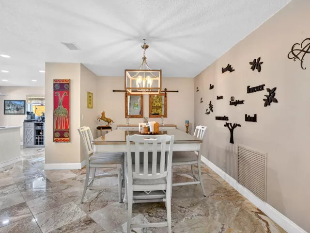 4-bedroom home for sale in Boca Raton - 32 SW 14TH Avenue - MondialRealty