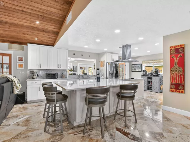4-bedroom home for sale in Boca Raton - 32 SW 14TH Avenue - MondialRealty