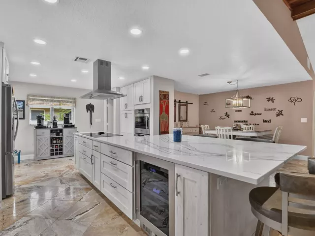 4-bedroom home for sale in Boca Raton - 32 SW 14TH Avenue - MondialRealty