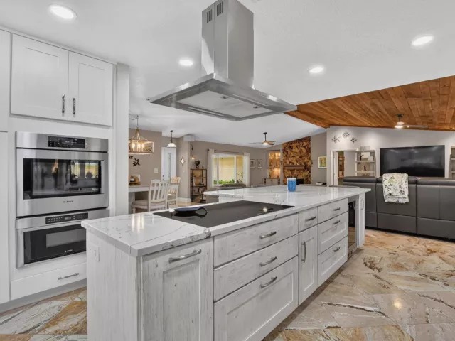 4-bedroom home for sale in Boca Raton - 32 SW 14TH Avenue - MondialRealty