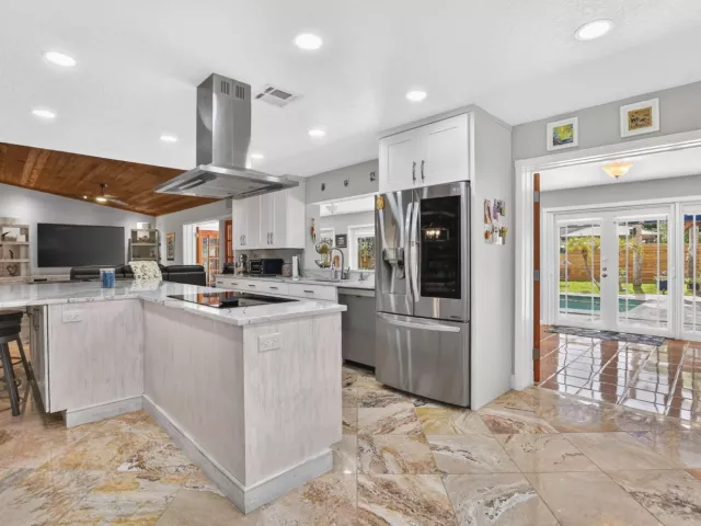 4-bedroom home for sale in Boca Raton - 32 SW 14TH Avenue - MondialRealty