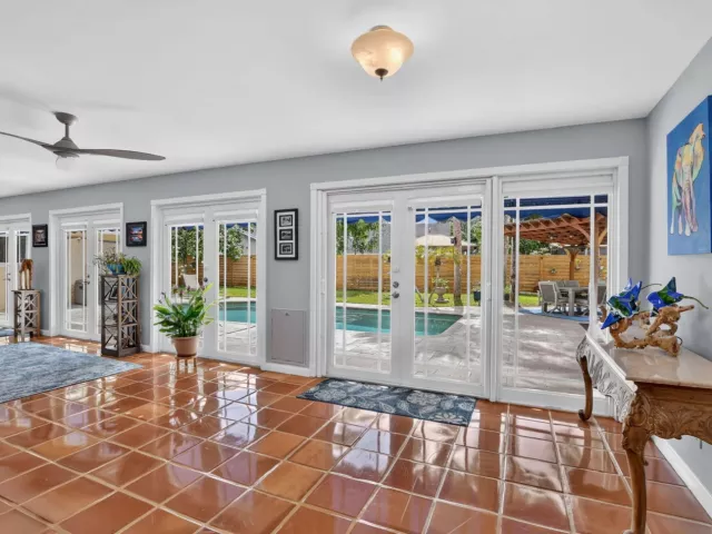 4-bedroom home for sale in Boca Raton - 32 SW 14TH Avenue - MondialRealty