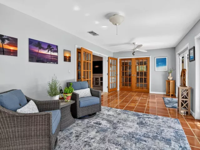 4-bedroom home for sale in Boca Raton - 32 SW 14TH Avenue - MondialRealty