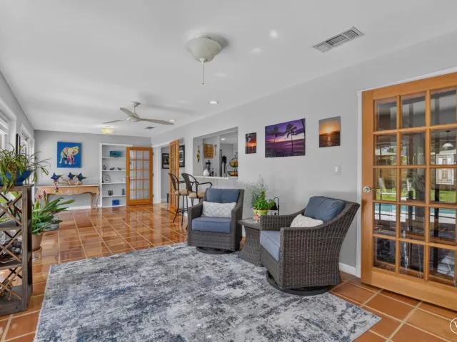 4-bedroom home for sale in Boca Raton - 32 SW 14TH Avenue - MondialRealty