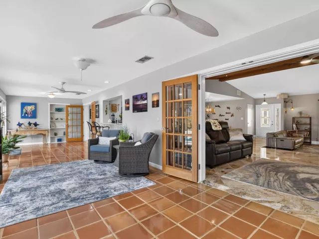 4-bedroom home for sale in Boca Raton - 32 SW 14TH Avenue - MondialRealty