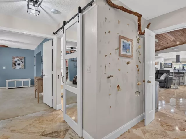 4-bedroom home for sale in Boca Raton - 32 SW 14TH Avenue - MondialRealty