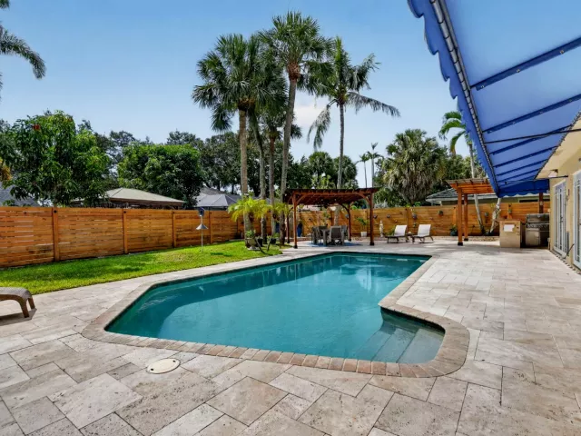 4-bedroom home for sale in Boca Raton - 32 SW 14TH Avenue - MondialRealty