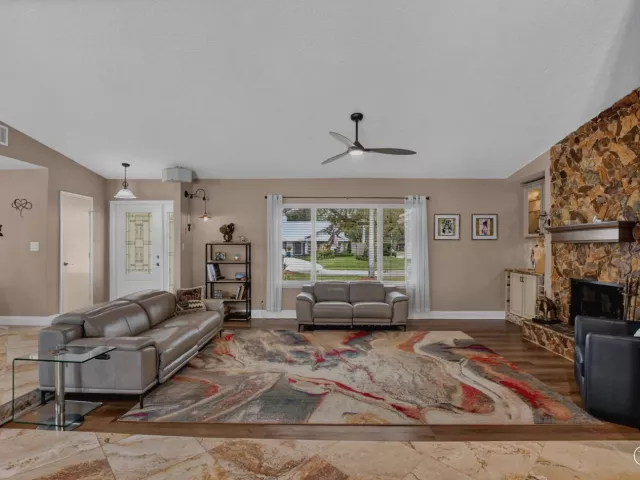 4-bedroom home for sale in Boca Raton - 32 SW 14TH Avenue - MondialRealty